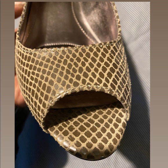 Calvin Klein snake skin print peep toe wedge heel - Picture 6 of 7
